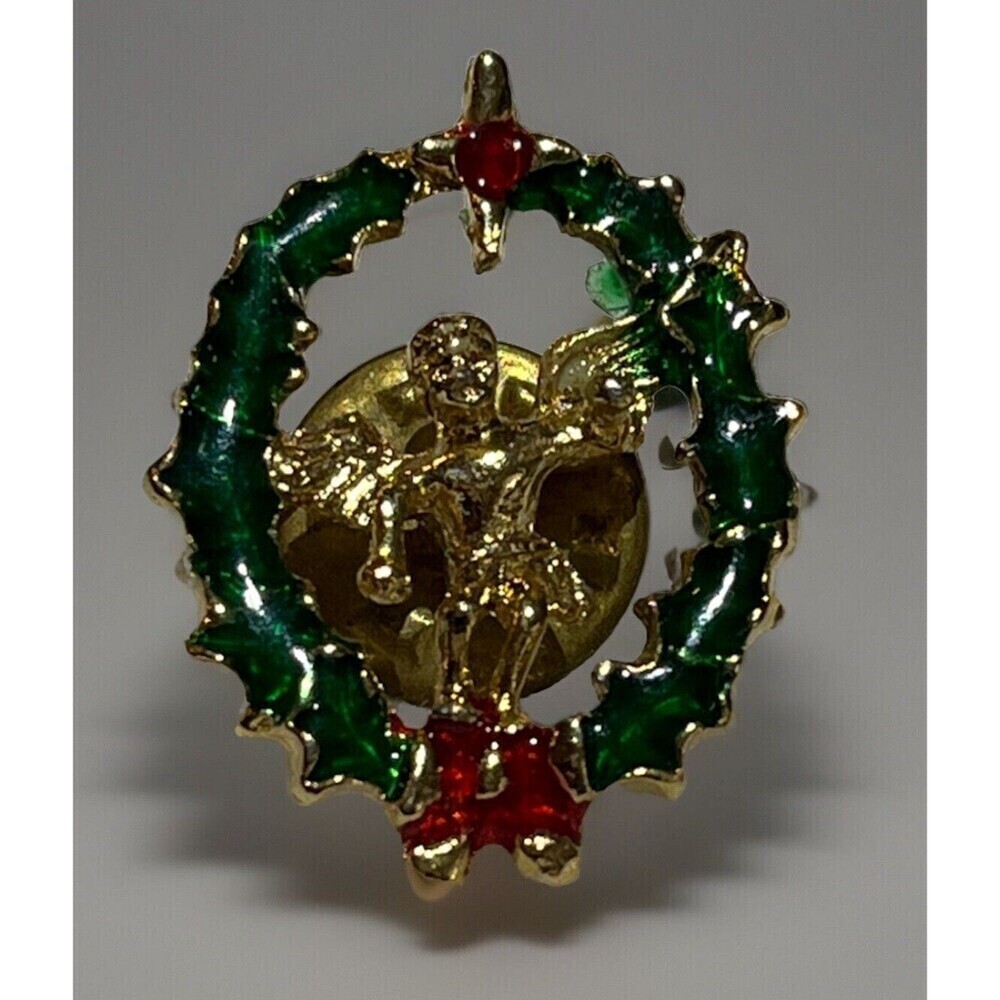 Angel in Wreath with Red Star Vintage Lapel Pin Christmas